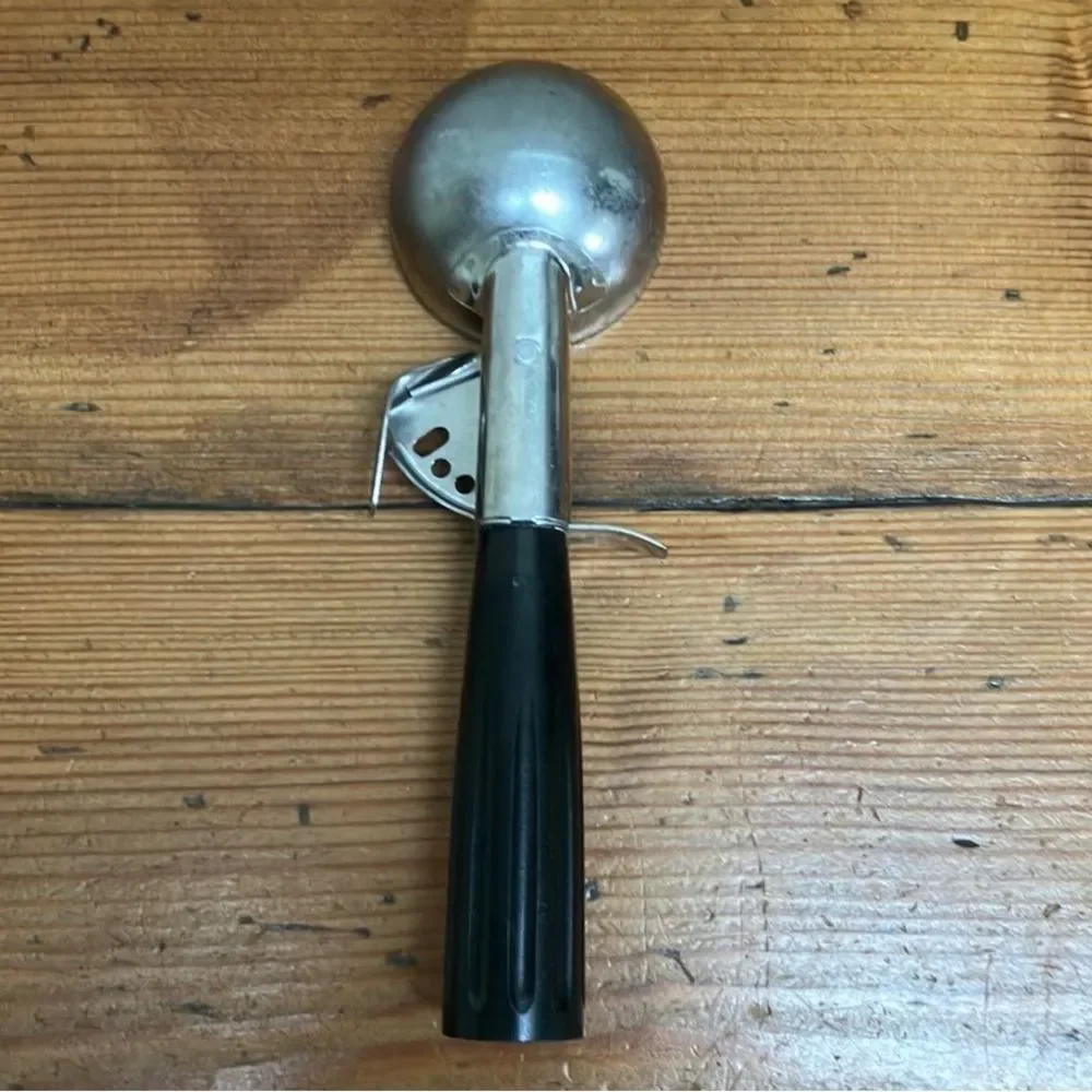 Vintage Ekco Miracle Ice Cream Scoop